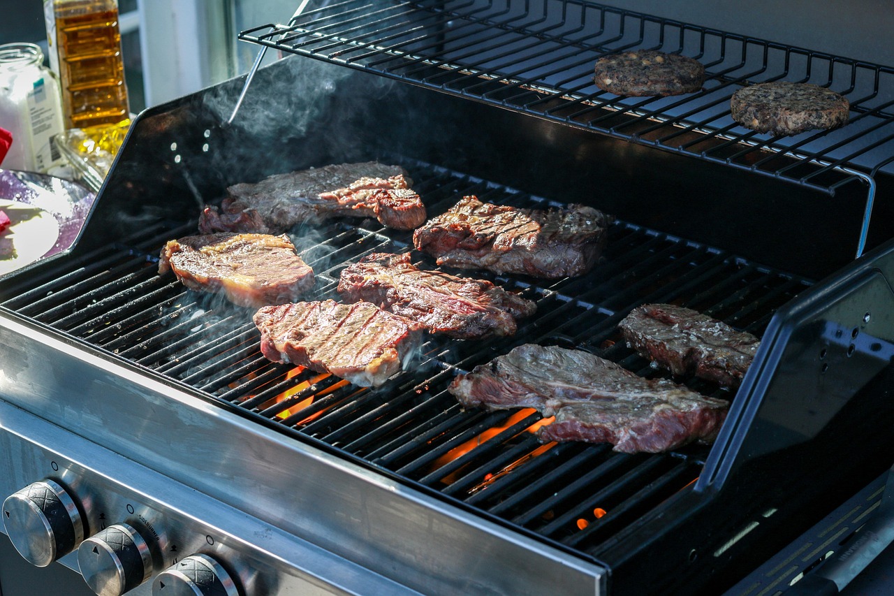 Jaki grill gazowy sprawdzi się idealnie podczas garden party? Grill Gazowy Spirit E-410